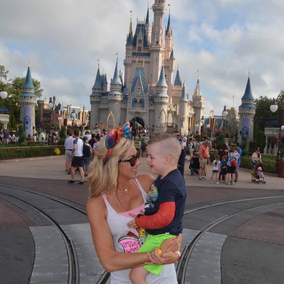 Meet your Posher, Jessica - Picture 1 of 1